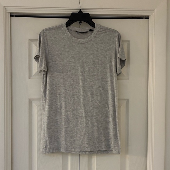 SOMETHING NAVY Easy Tee in Heather Gray Short Sleeve Tee - Picture 2 of 9